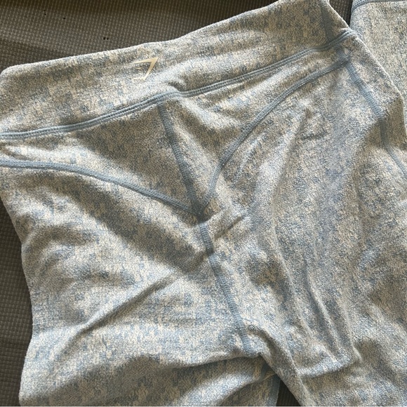 Gymshark fleur texture long sleeve crop top and leggings workout set light blue - Picture 5 of 5